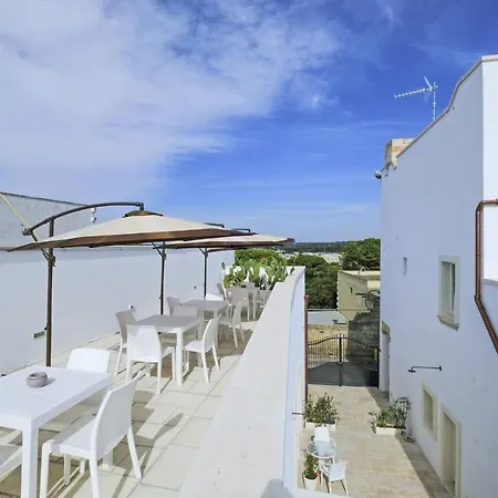 Corte Scarcia מלון דירות 3*