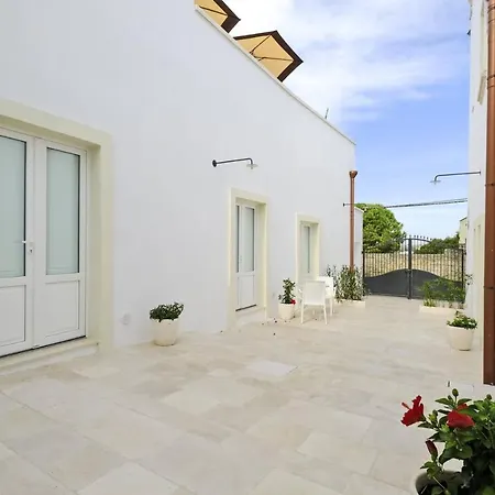 מלון דירות Corte Scarcia 3*