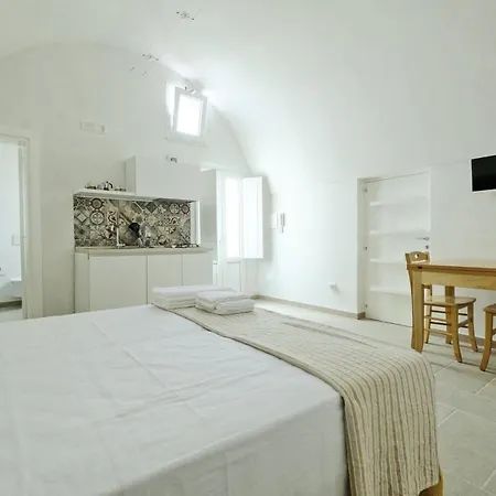 Corte Scarcia 3* אוג'נטו