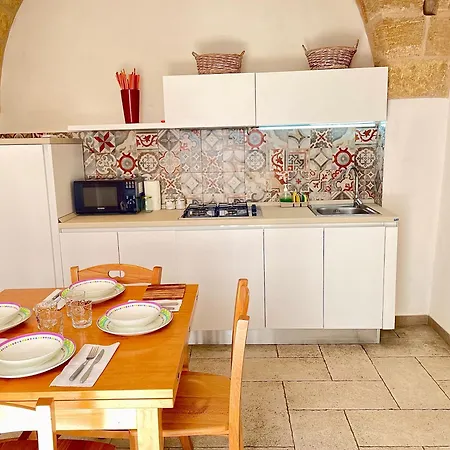 מלון דירות Corte Scarcia אוג'נטו