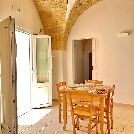 Corte Scarcia אוג'נטו